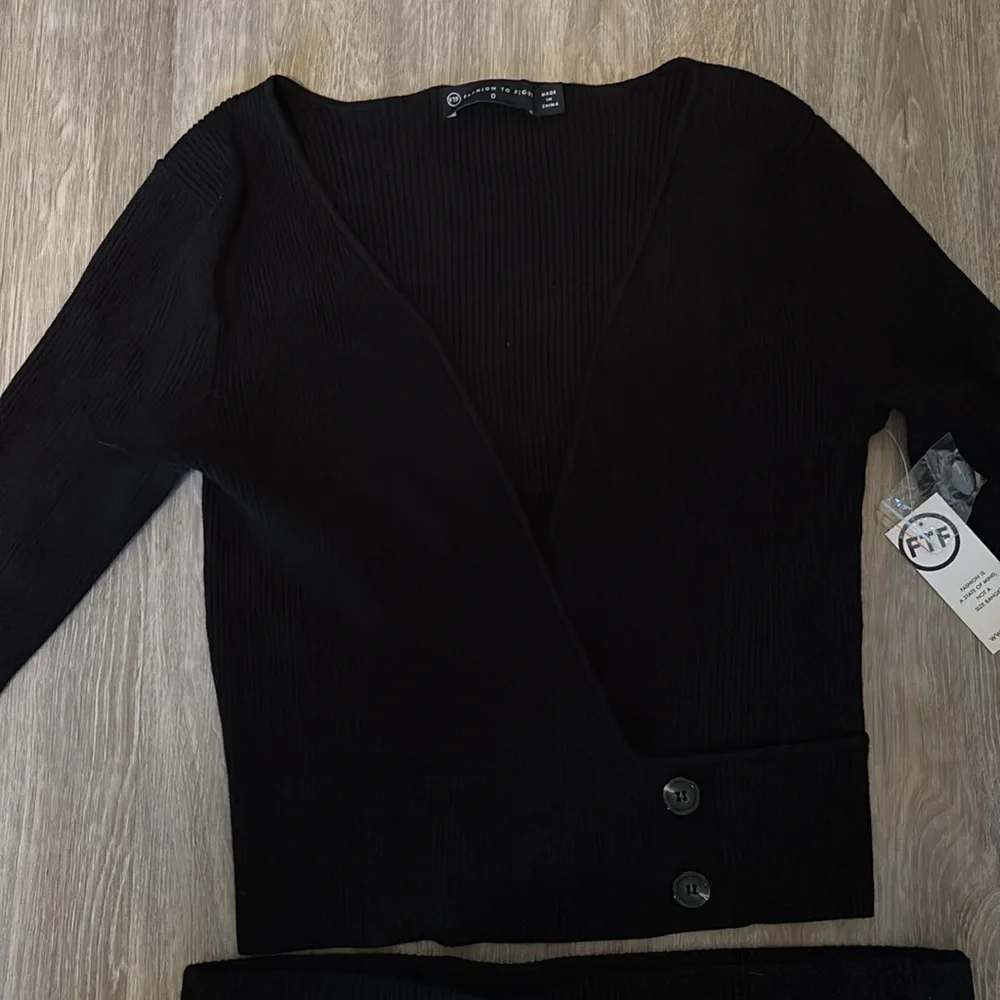 Black sweater & skirt Set - Picture 4 of 5